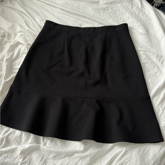 Women’s Loft Skirt - Picture 2 of 3